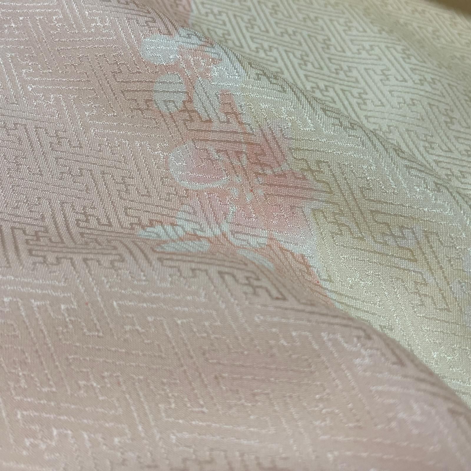 長襦袢 紗綾形 上品な花模様 着物 正絹 X-3273
