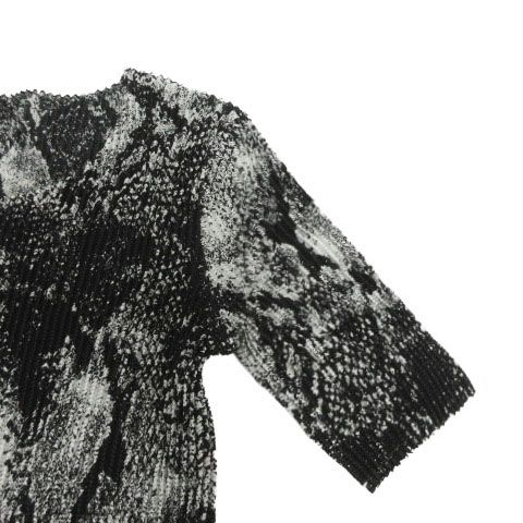 スペッチオ SPECCHIO 総柄シャトルプリーツトップス 492-119 半袖 ストレッチ ブラック 黒 ホワイト 白 40