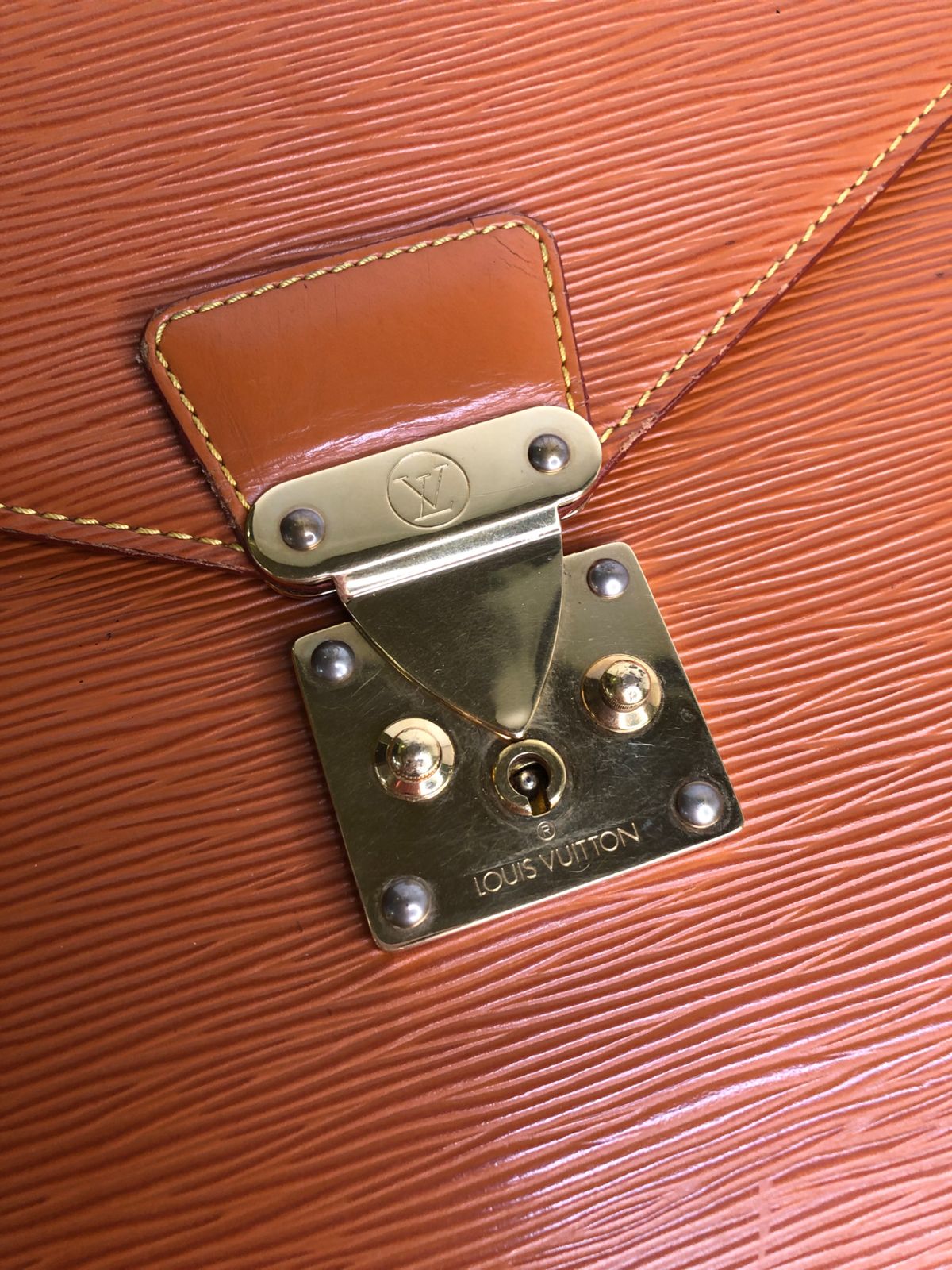 Louis Vuitton ルイヴィトン M54428 エピ セルヴィエット コンセイエ