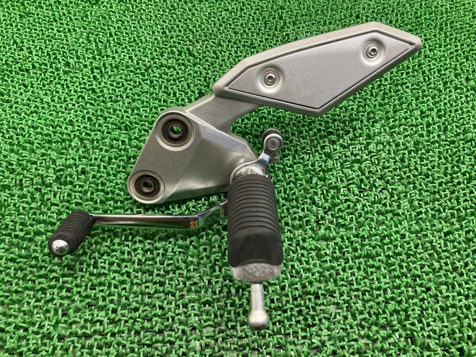 FZ-1フェザー メインステップ 左 2D1 ヤマハ 純正 中古 RN21J ペグ シフトペダル iZ