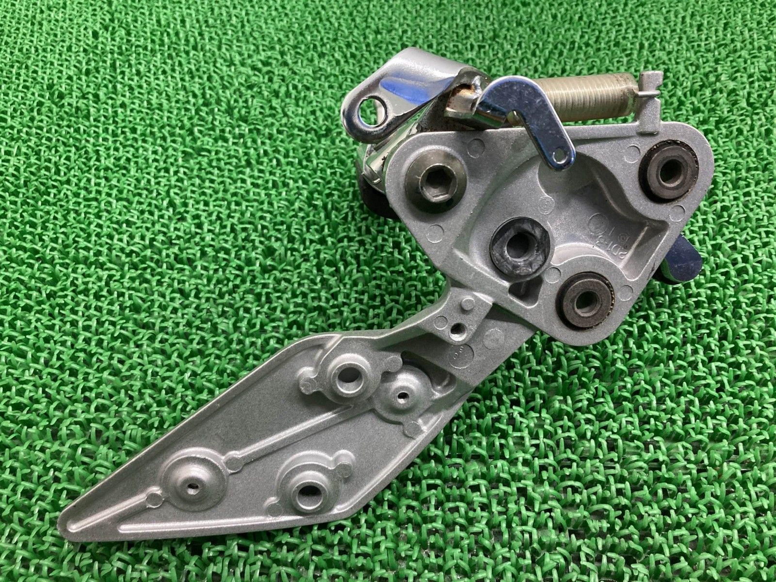 FZ-1フェザー メインステップ 右 2D1 ヤマハ 純正 中古 RN21J ペグ ブレーキペダル Zf FZ-1フェザー メインステップ 右 2D1 ヤマハ 純正 中古 RN21J ペグ ブレーキペダル Zf