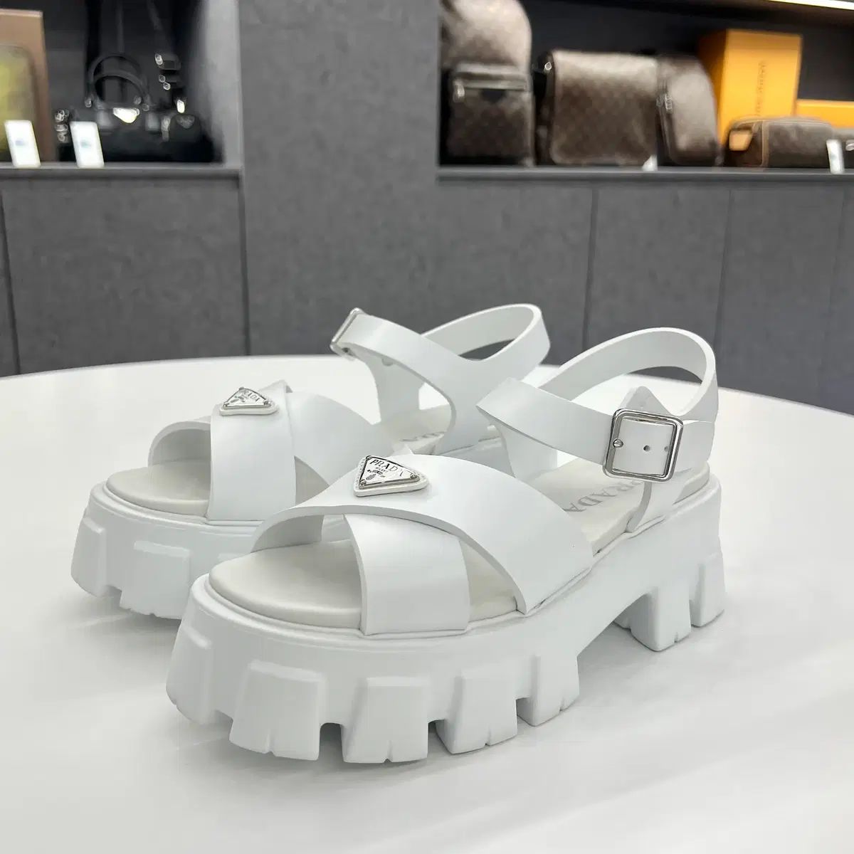 AB2 / PRADA プラダ 三角ロゴ モノリス ラバー サンダル 39size