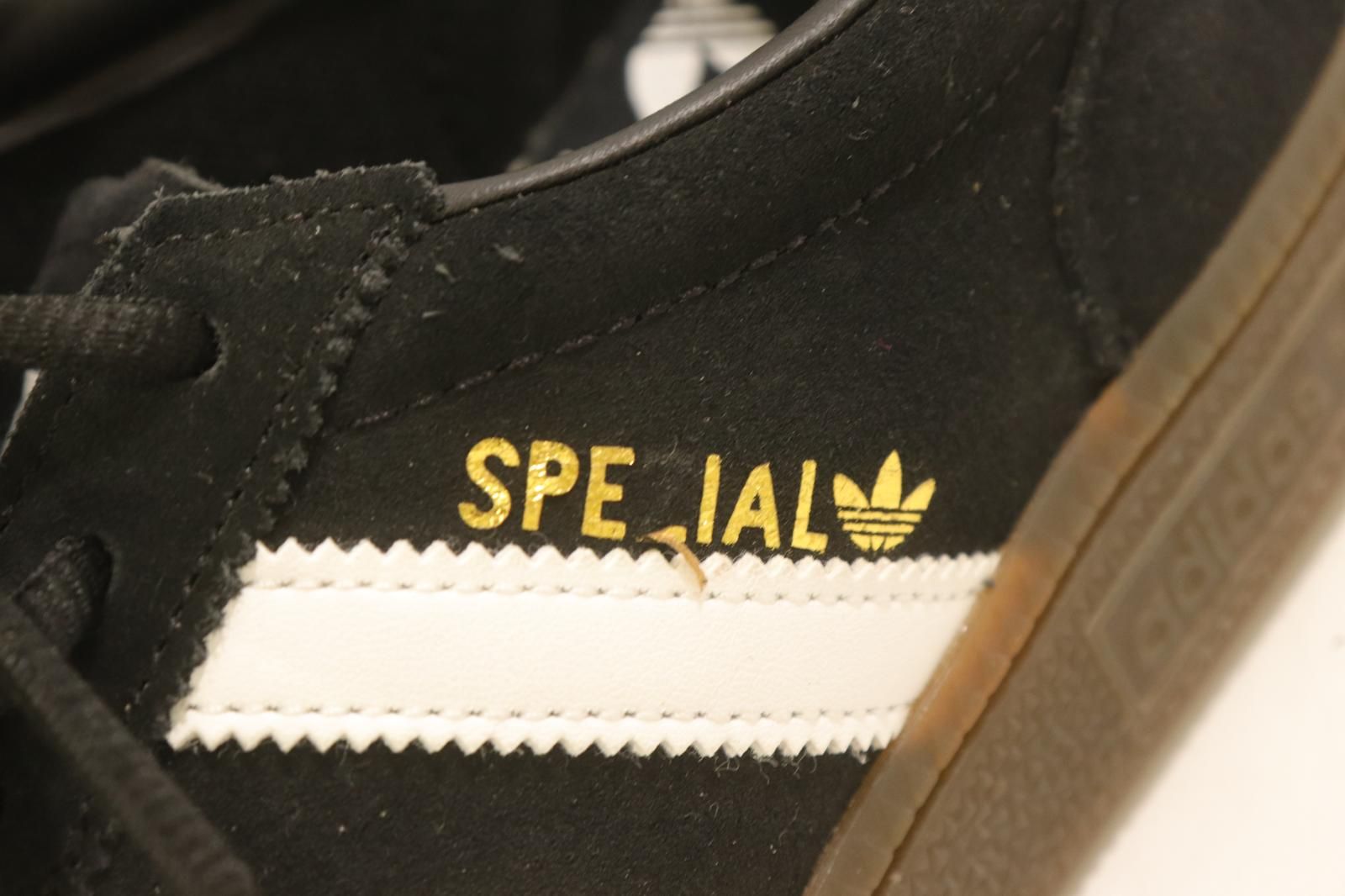 【中古】 adidas メンズスニーカー 28cm HANDBALL SPEZIAL adidas 28cm 黒 ブラック 白 ホワイト ロゴ