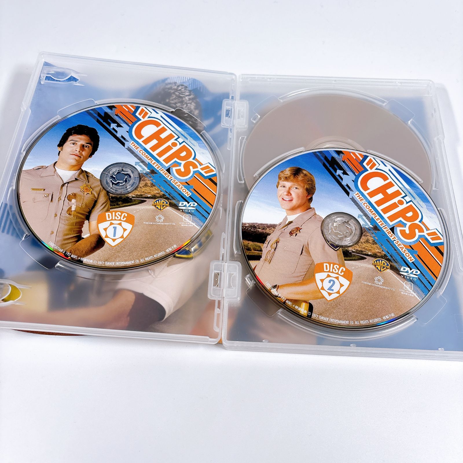 美品 白バイ野郎ジョン&パンチ ファースト・シーズン コンプリートBOX 6枚組 エピソードガイド付き DVD CHiPs 海外ドラマ 1000547568 4548967164183 美品 白バイ野郎ジョン&パンチ ファースト・シーズン コンプリートBOX 6枚組 エピソードガイド付き DVD CHiPs 海外ドラマ 1000547568 4548967164183