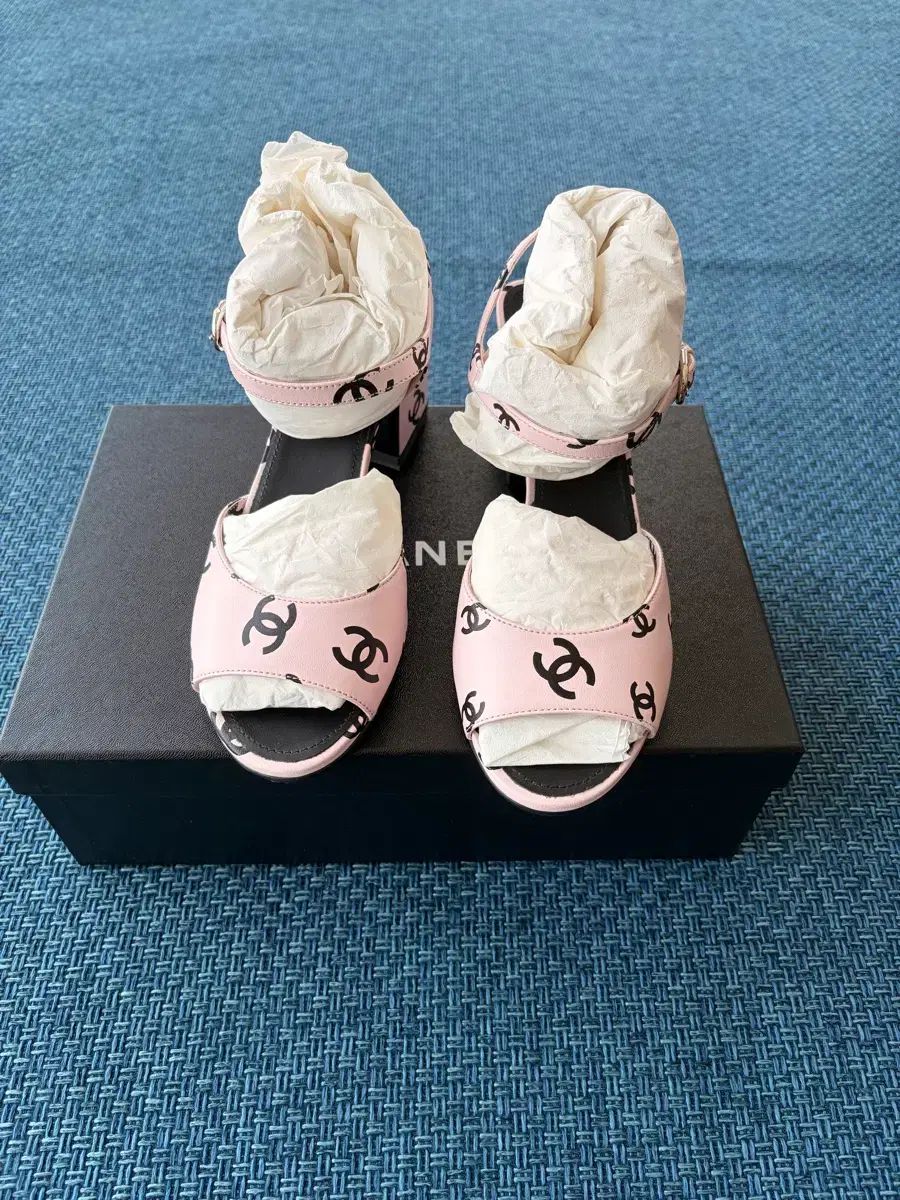 シャネル ピンク サンダル 出品 - 靴にすぐ ビブラム 底 作業