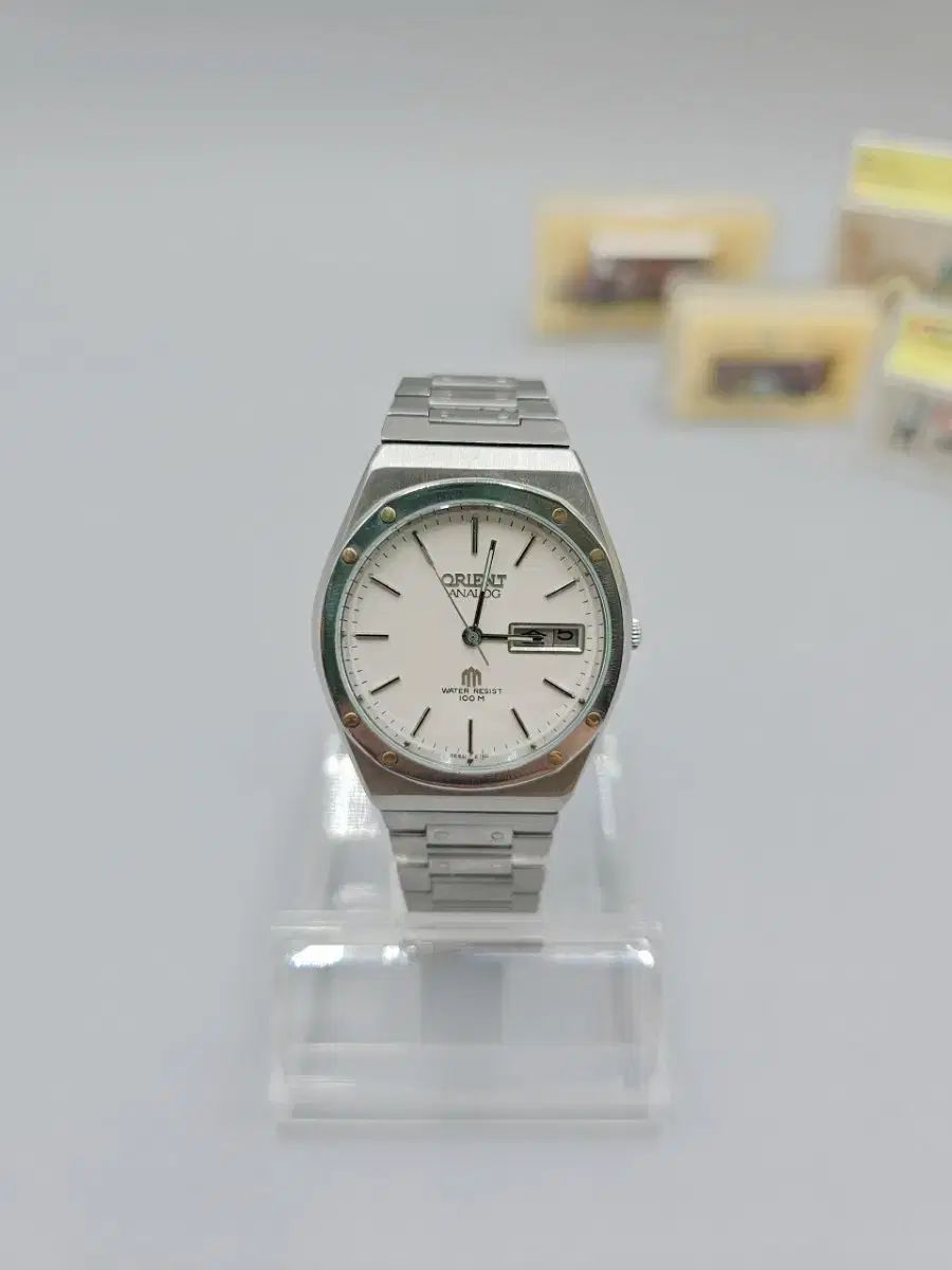 1970年代 ヴィンテージ ORIENT オリエント アナログ デイデイト クオーツ リストウォッチ