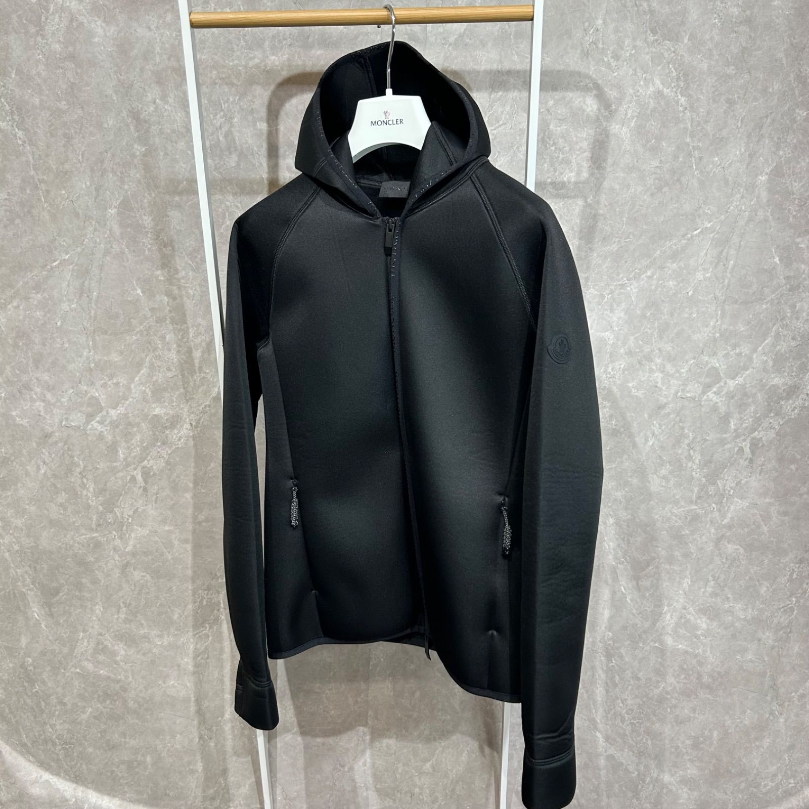 【美品】 MONCLER モンクレールラバーワッペンジップパーカー黒S