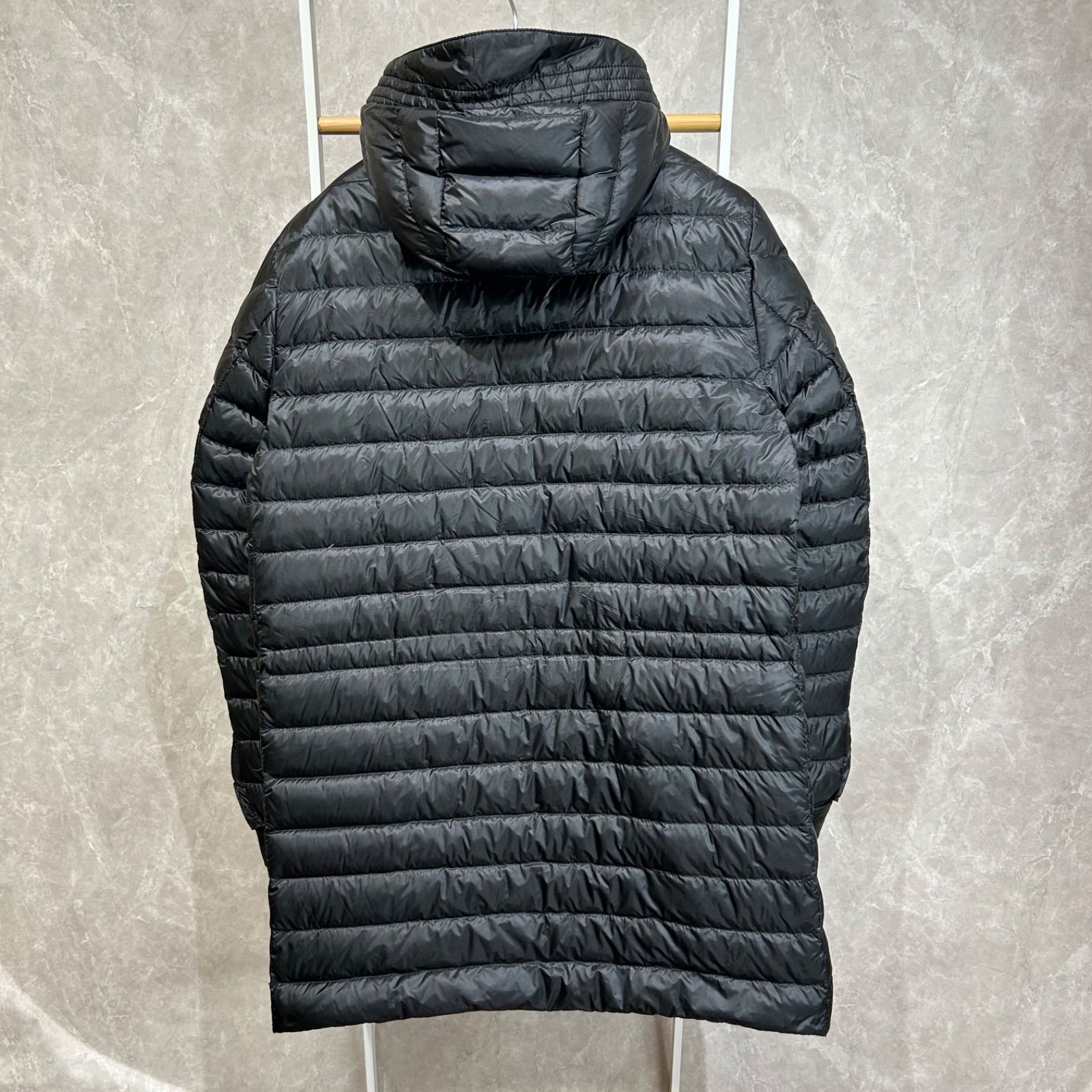 極美品】 MONCLER モンクレールライトダウンジャケット黒ベンジャミン  