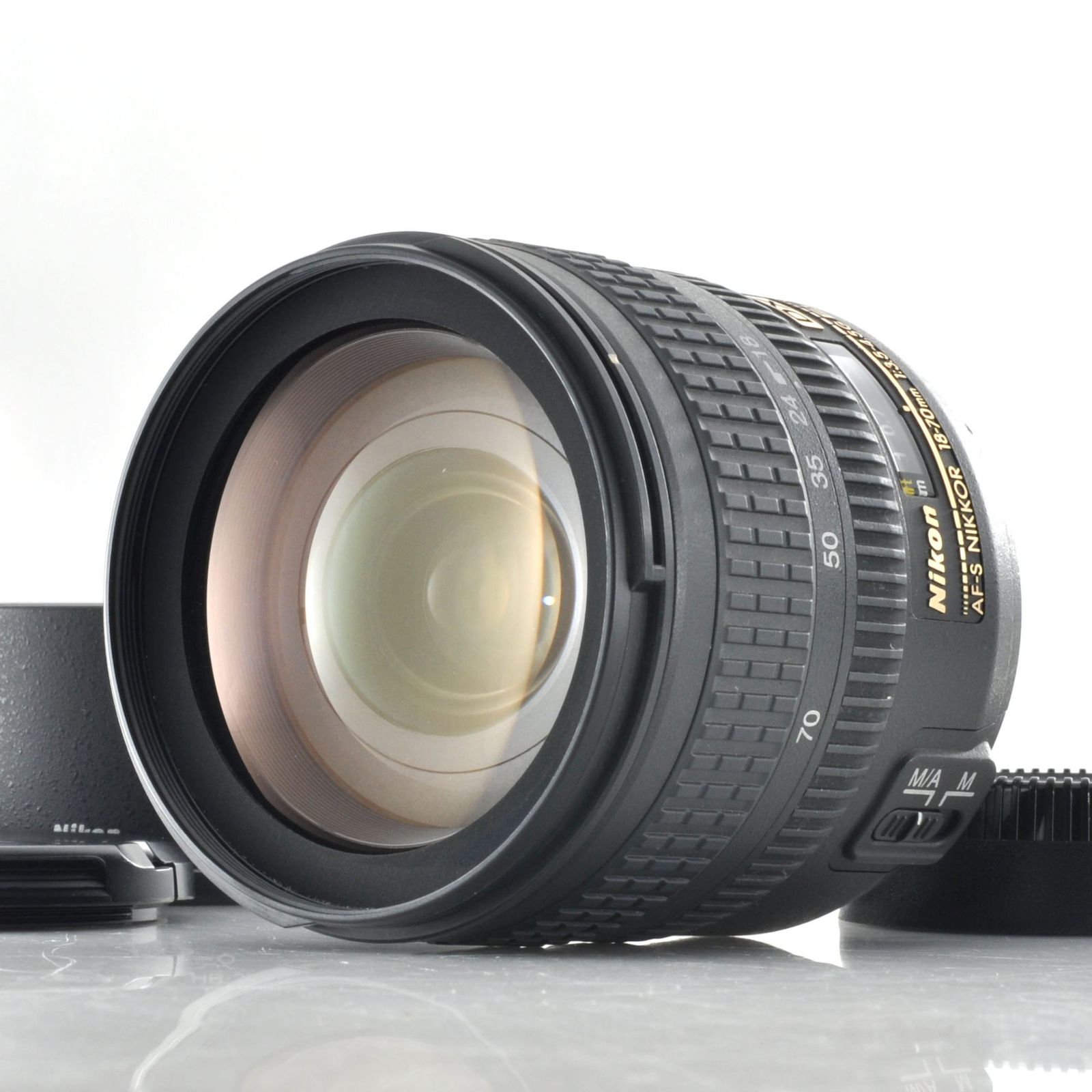 お値引き!ちょっぴり外観汚れ分【ニコン】Nikon AF-S DX NIKKOR 18-70mm F3.5-4.5 G ED 標準ズーム フード付き #R971