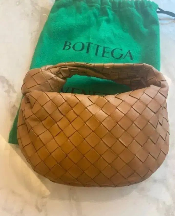 BOTTEGA VENETA ボッテガ・ヴェネタ ミニ ジョディバッグ 正規品 ベージュ