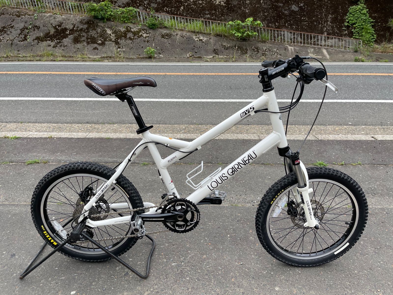 0393【即乘】送料無料 LOUIS GARNEAU 油圧ディスクブレーキ MTB ミニベロ MV5 小径車 SHIMANO 2X9S 18速 20インチ