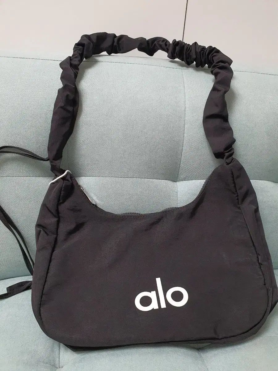 新品アローヨガシャーリングショルダーバッグ ブラック アローバッグ アロクロスバック
