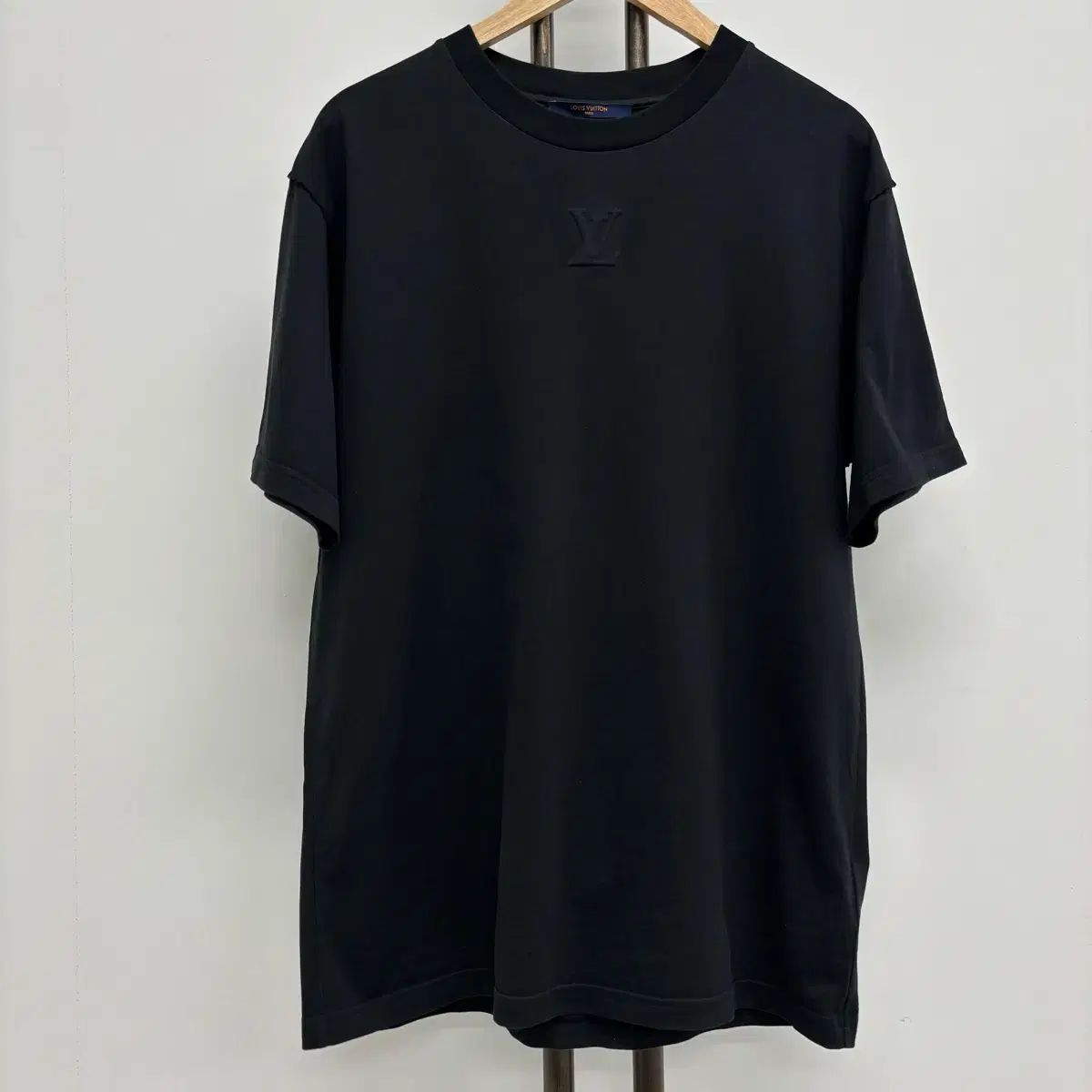 ルイヴィトン LVロゴ 刺繍 半袖Tシャツ