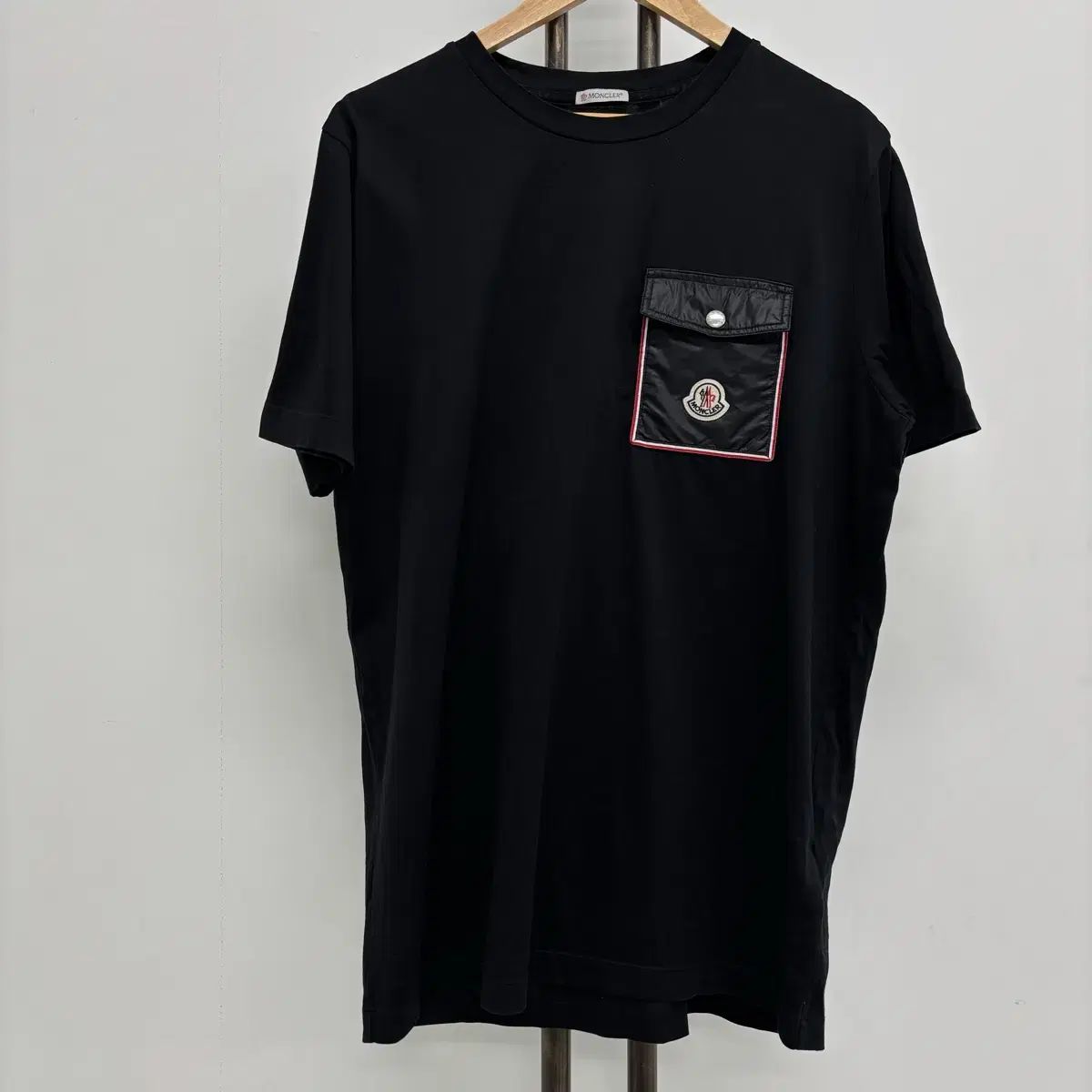 M モンクレール ワッペンパッチ ポケット 半袖Tシャツ