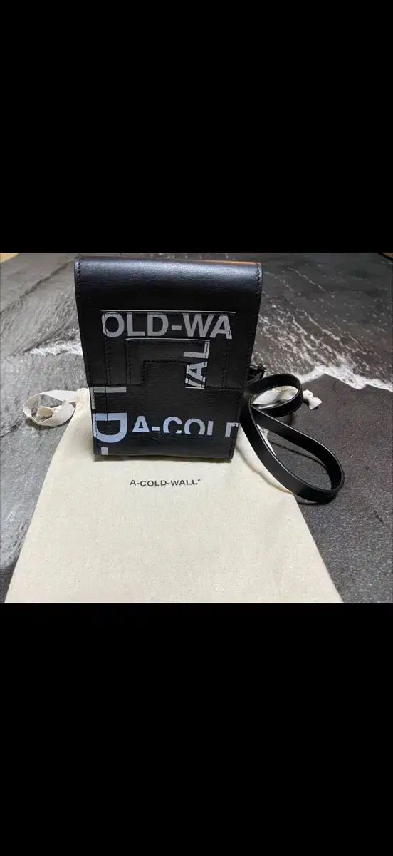A-COLD-WALL* ア コールド ウォール* タイポグラフィ クロスバック