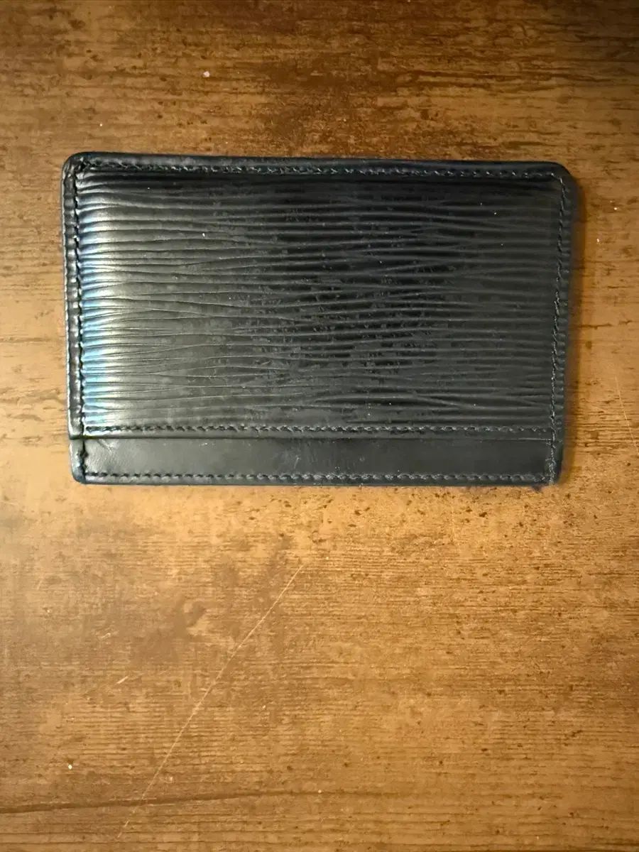 ルイヴィトン エピ カードウォレット メンズ ブラック
