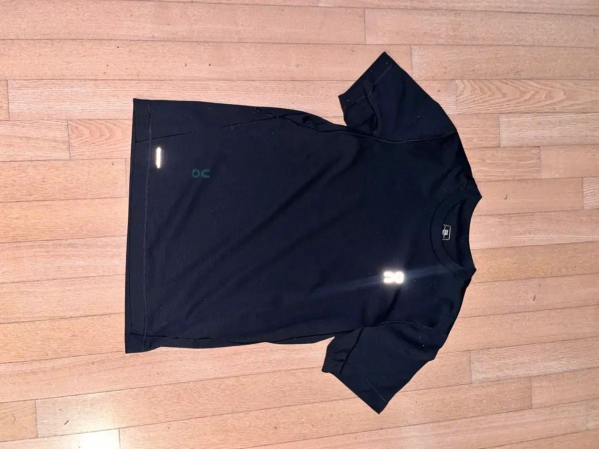 ON オンランニング 黒鉄のミステリートレイン Tシャツ (廃盤品)