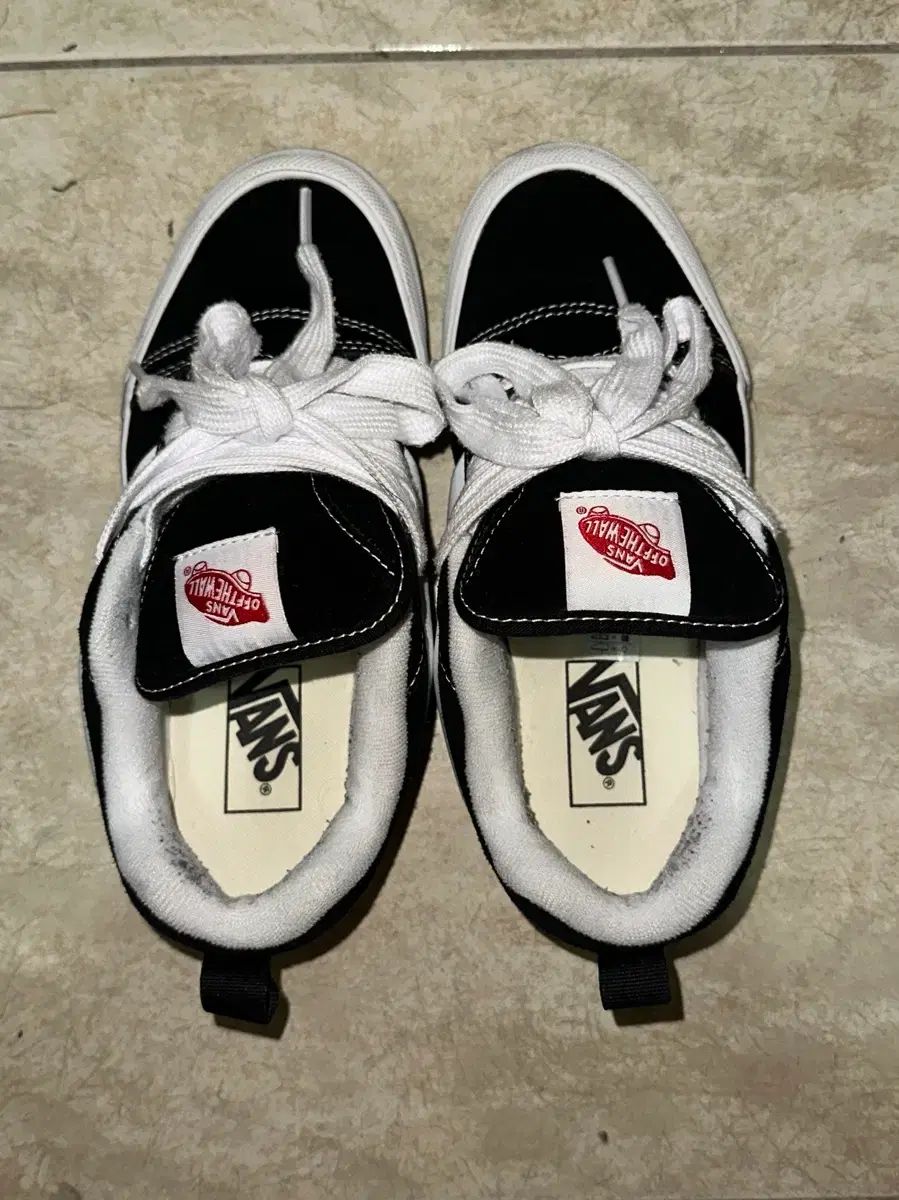 VANS NewSchool 235