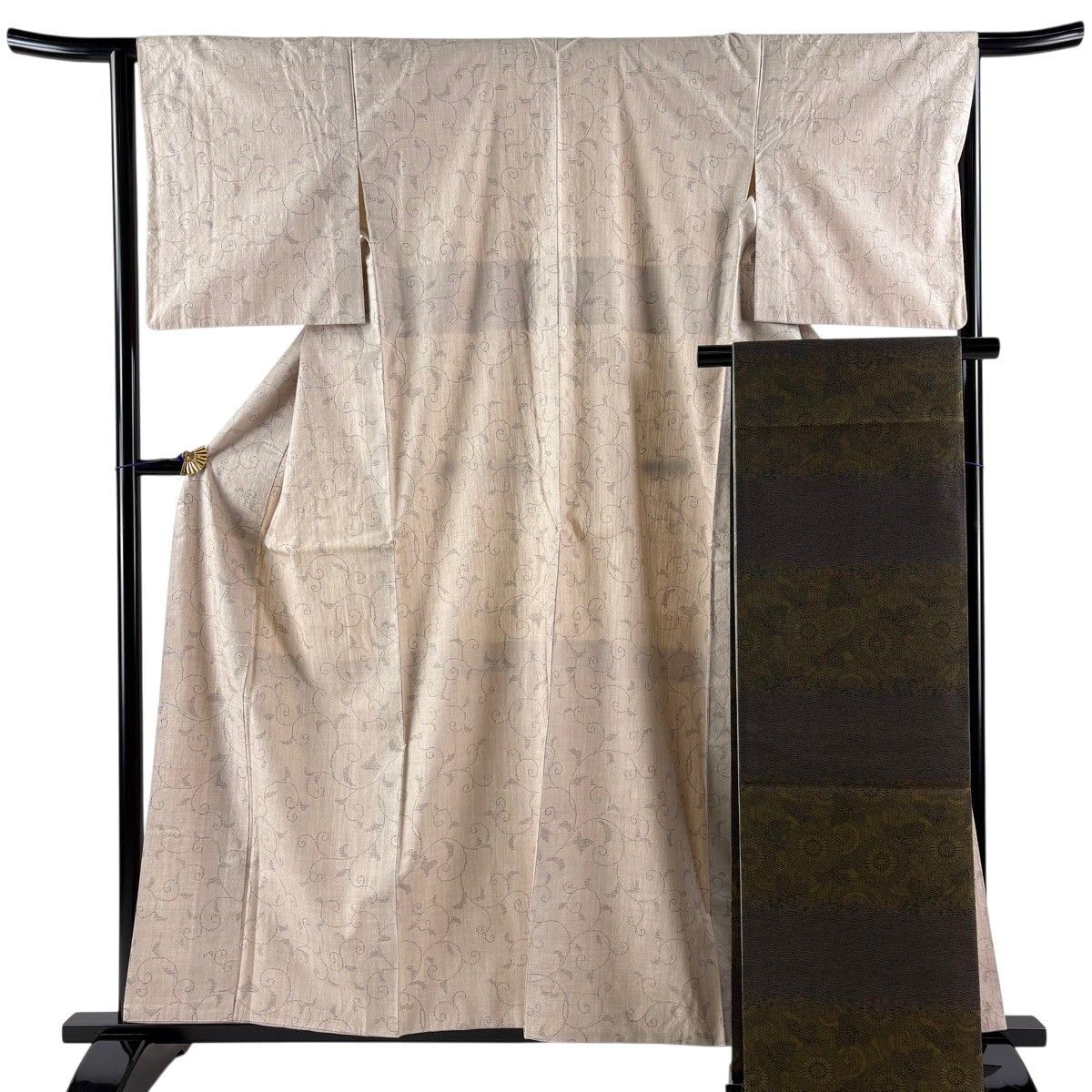 【美品】 紬 身丈158.5cm 裄丈64.5cm M 袷 袋帯セット 唐草 亀甲絣 ピンクベージュ 正絹 秀品 【中古】