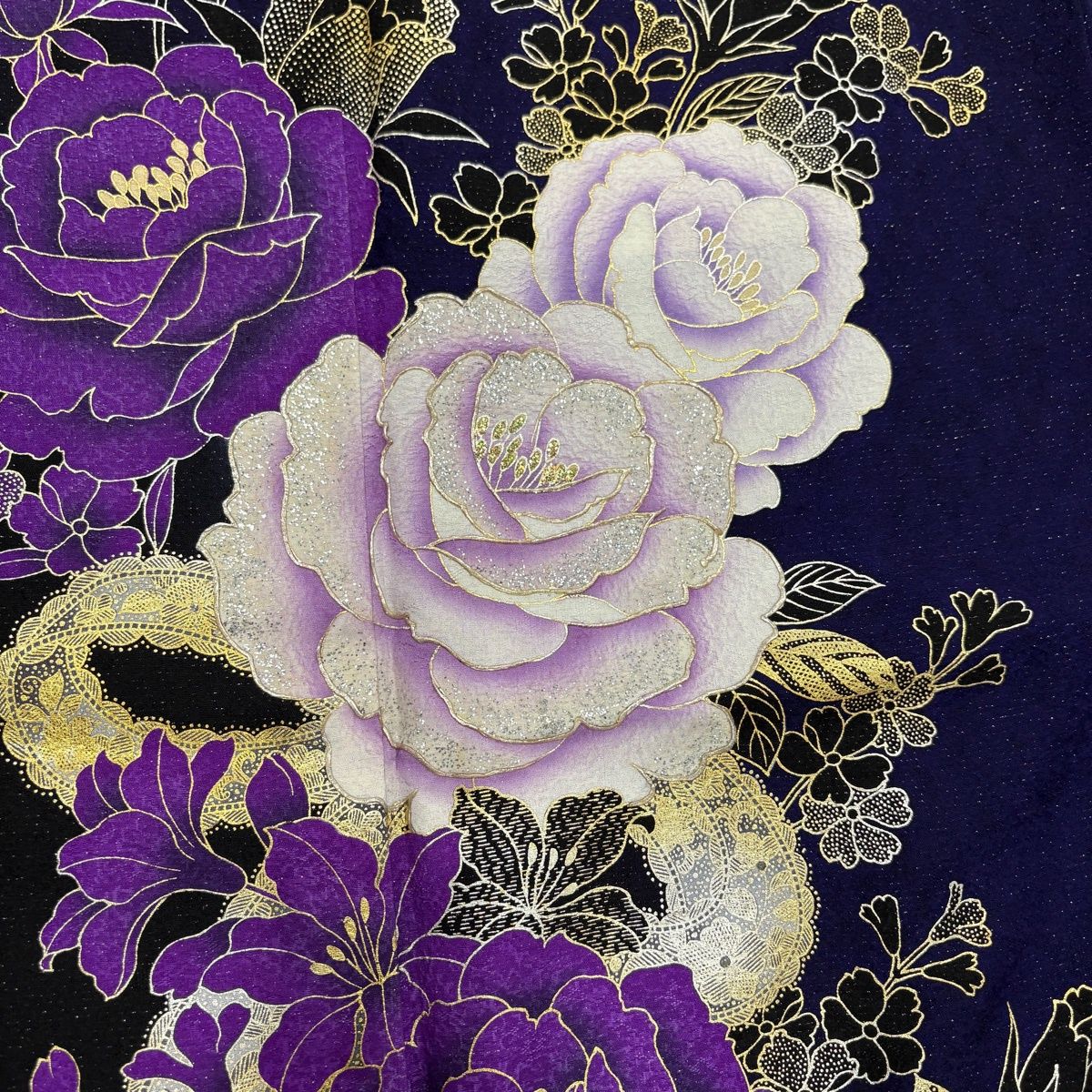振袖 身丈169.5cm 裄丈69.5cm L 袷 やまと 薔薇 リボン 銀通し 金銀彩 濃紫 正絹 逸品 【中古】