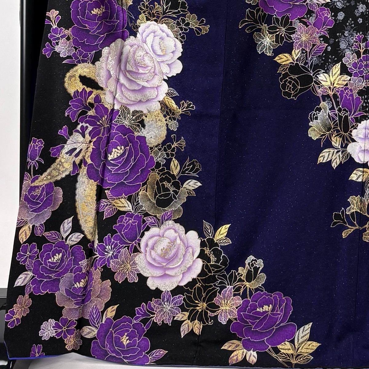 振袖 身丈169.5cm 裄丈69.5cm L 袷 やまと 薔薇 リボン 銀通し 金銀彩 濃紫 正絹 逸品 【中古】