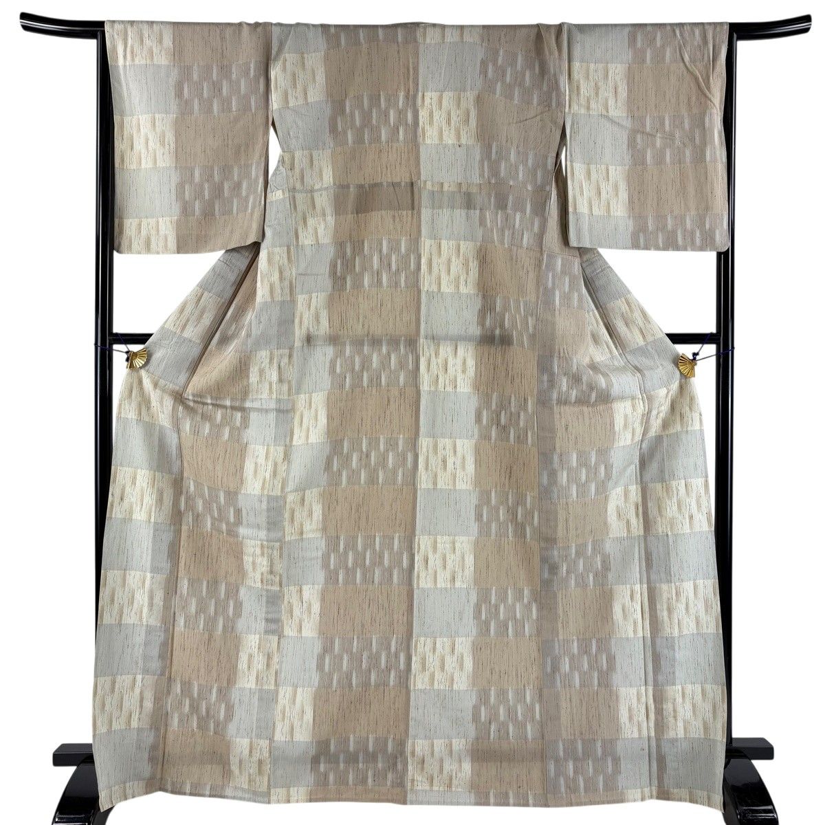 【美品】 紬 身丈169cm 裄丈67.5cm L 単衣 変わり市松 幾何学 薄茶色 正絹 名品 【中古】
