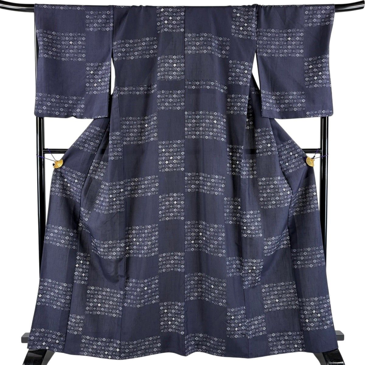 小紋 身丈165cm 裄丈69.5cm L 単衣 紬地 やまと 花菱 草花 紺色 正絹 名品 【中古】