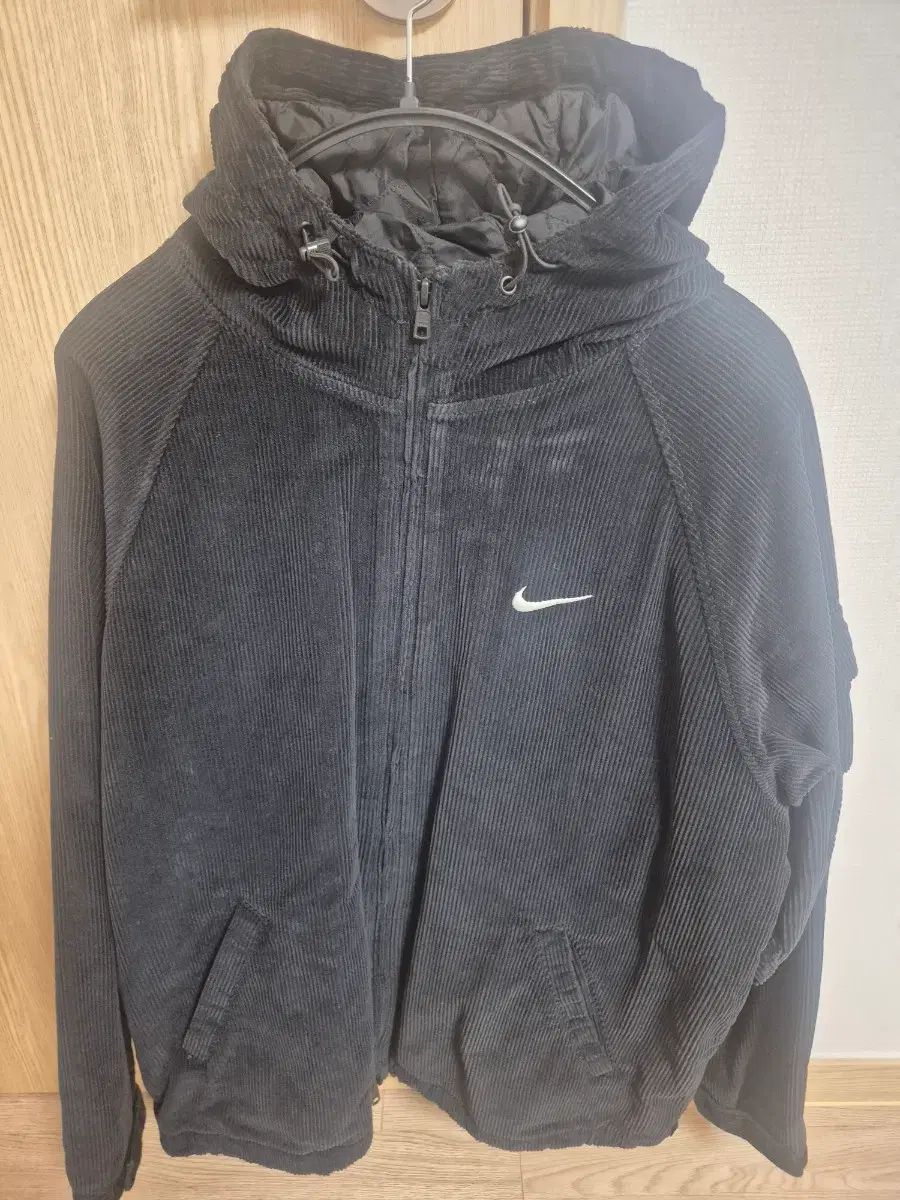 Supreme x NIKE アークス コーデュロイ フーデッド ジャケット ブラック (DM1772-010)