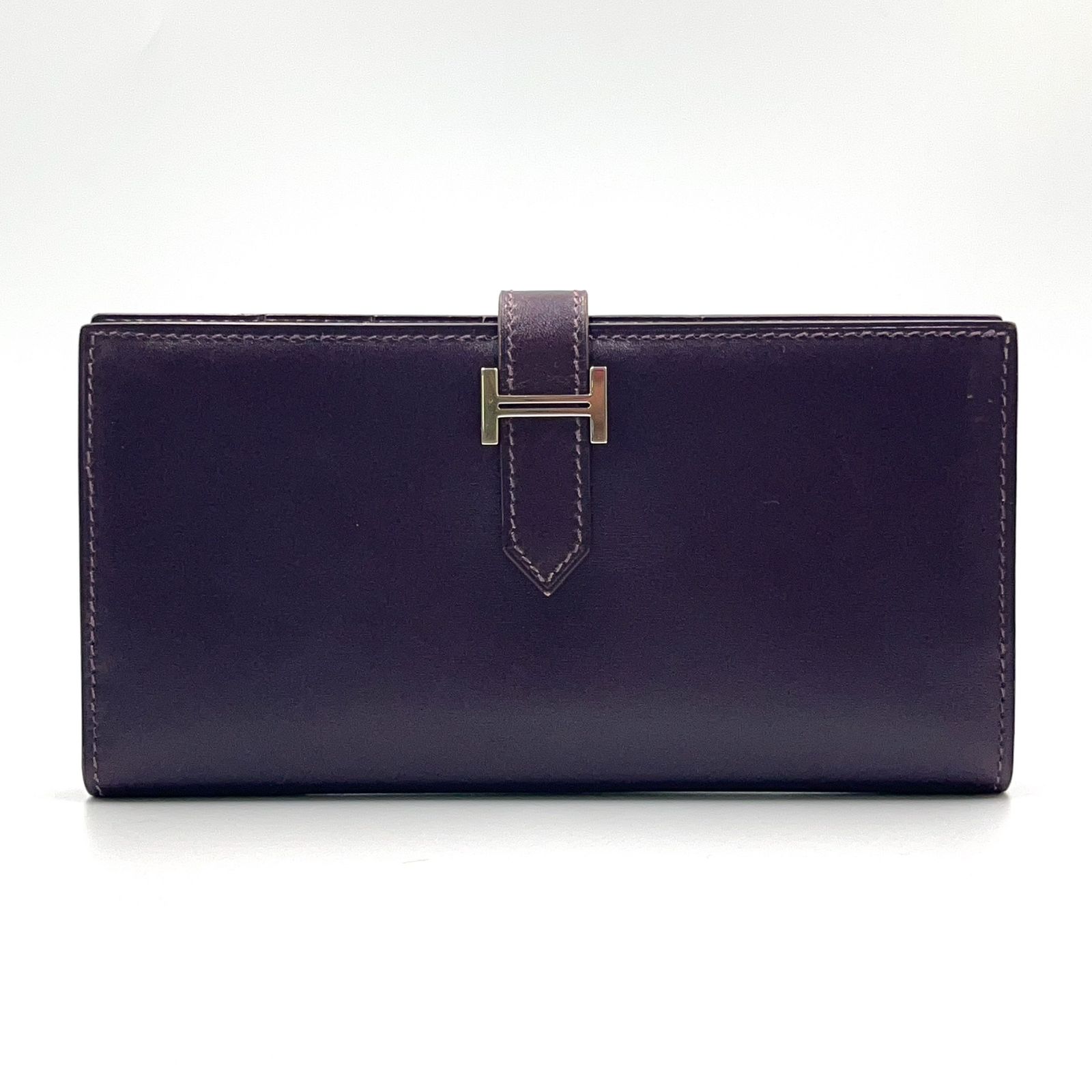 【新着】HERMES ベアン □?刻印 レザー ダークパープル 長財布 シルバー
