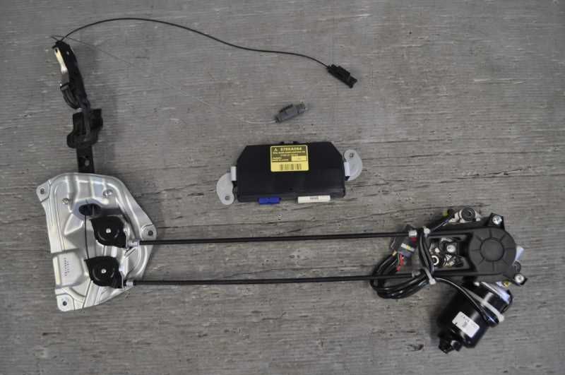 右 後 リア パワースライドドアモーター コンピューター付 (CV2W CV1W) デリカ D5 G-POWER 前期 414813-10702 426605-10120 s024929C