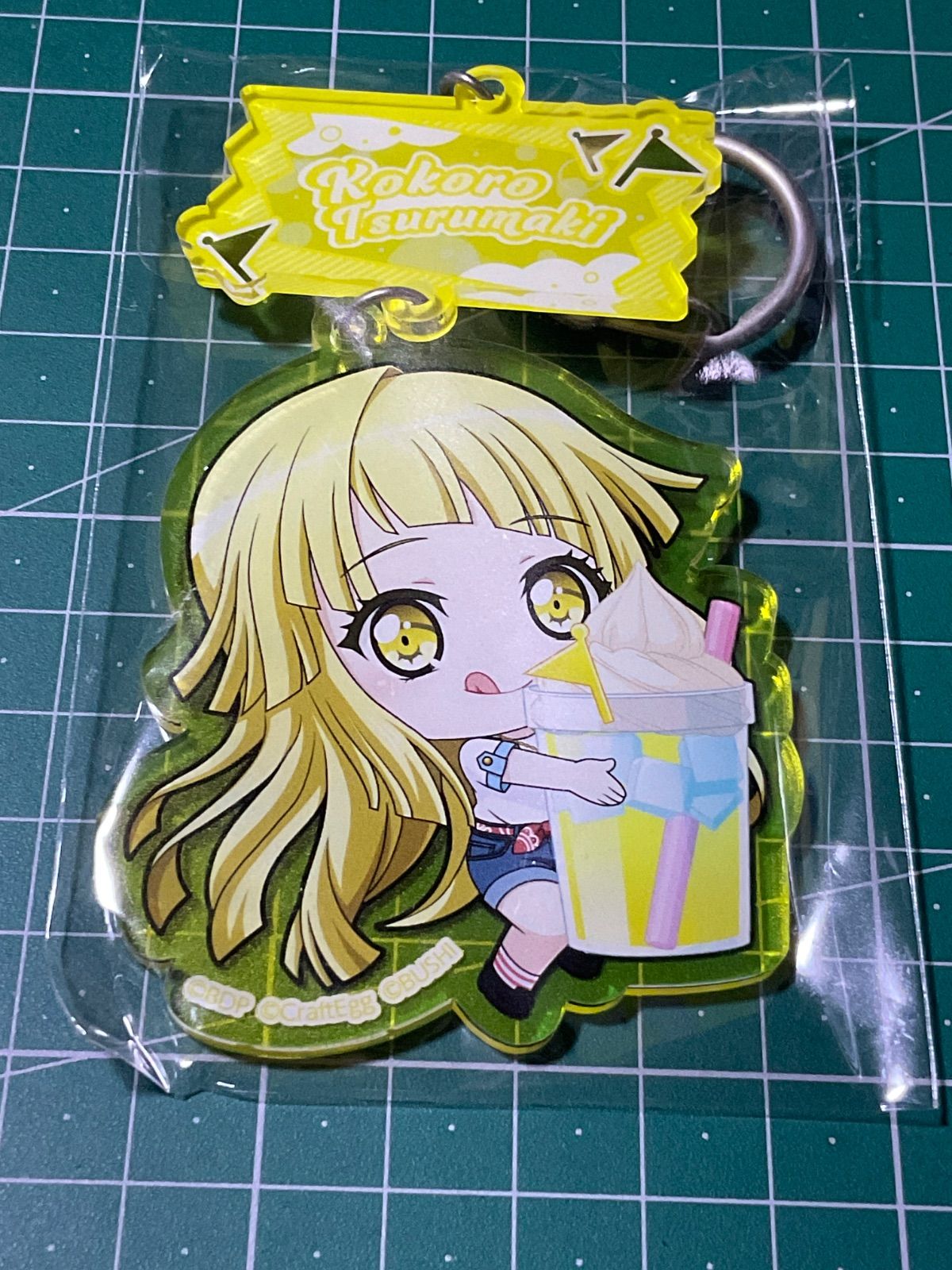 バンドリ 弦巻こころむぎゅっと アクリルキーホルダー - メルカリ