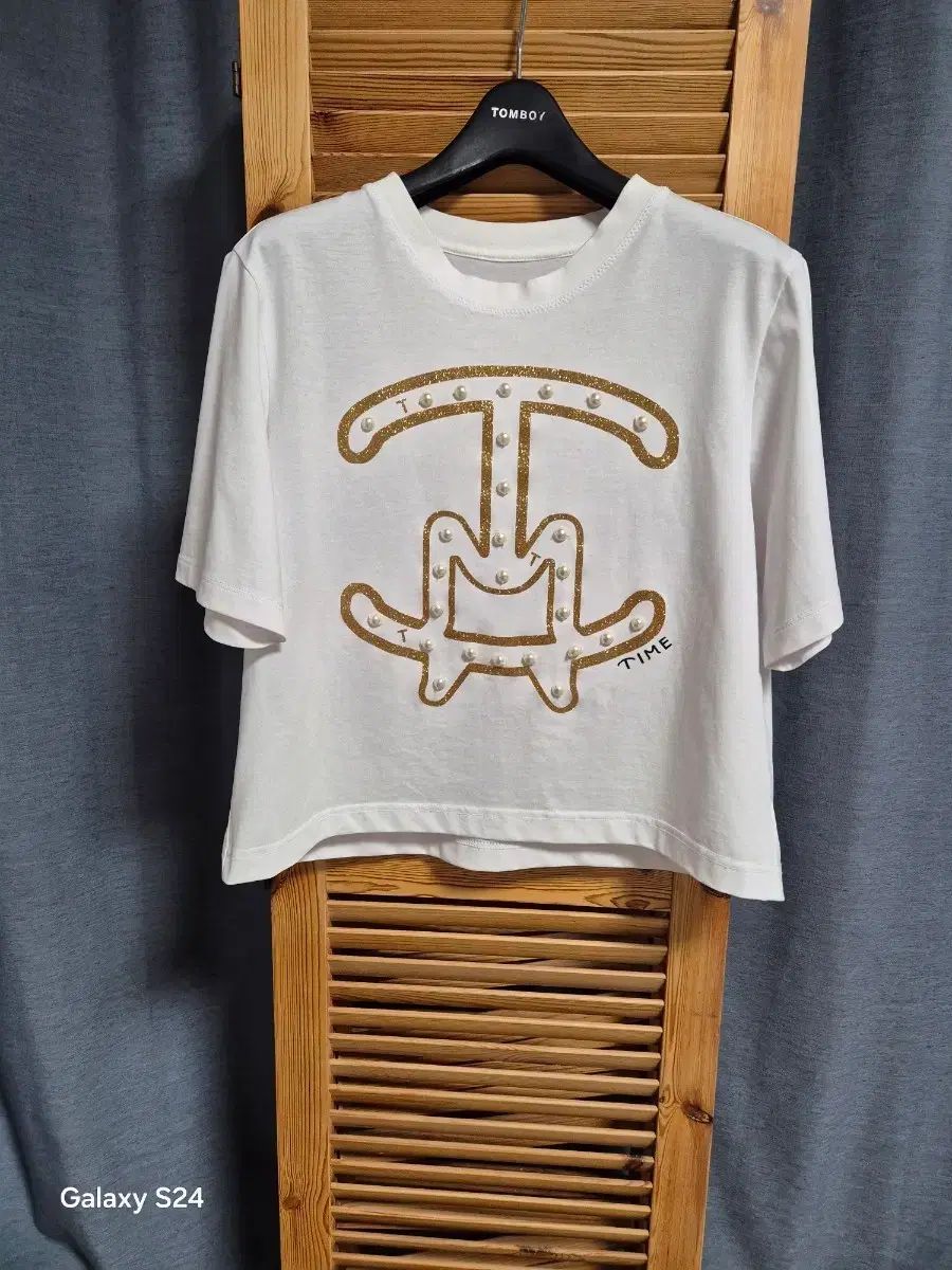 タイム 22ss パール装飾 ロゴ グラフィック Tシャツ