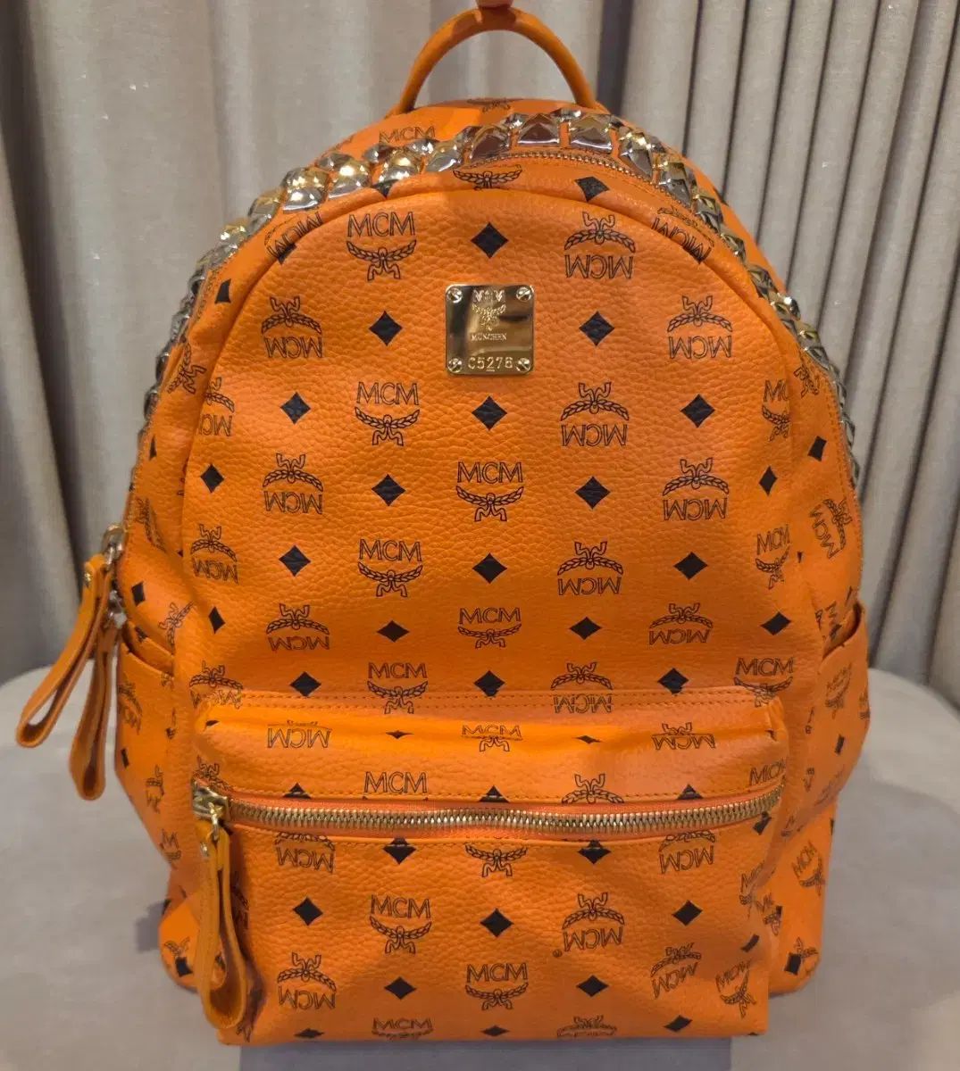MCM ヴィセトス スタッズ バックパック