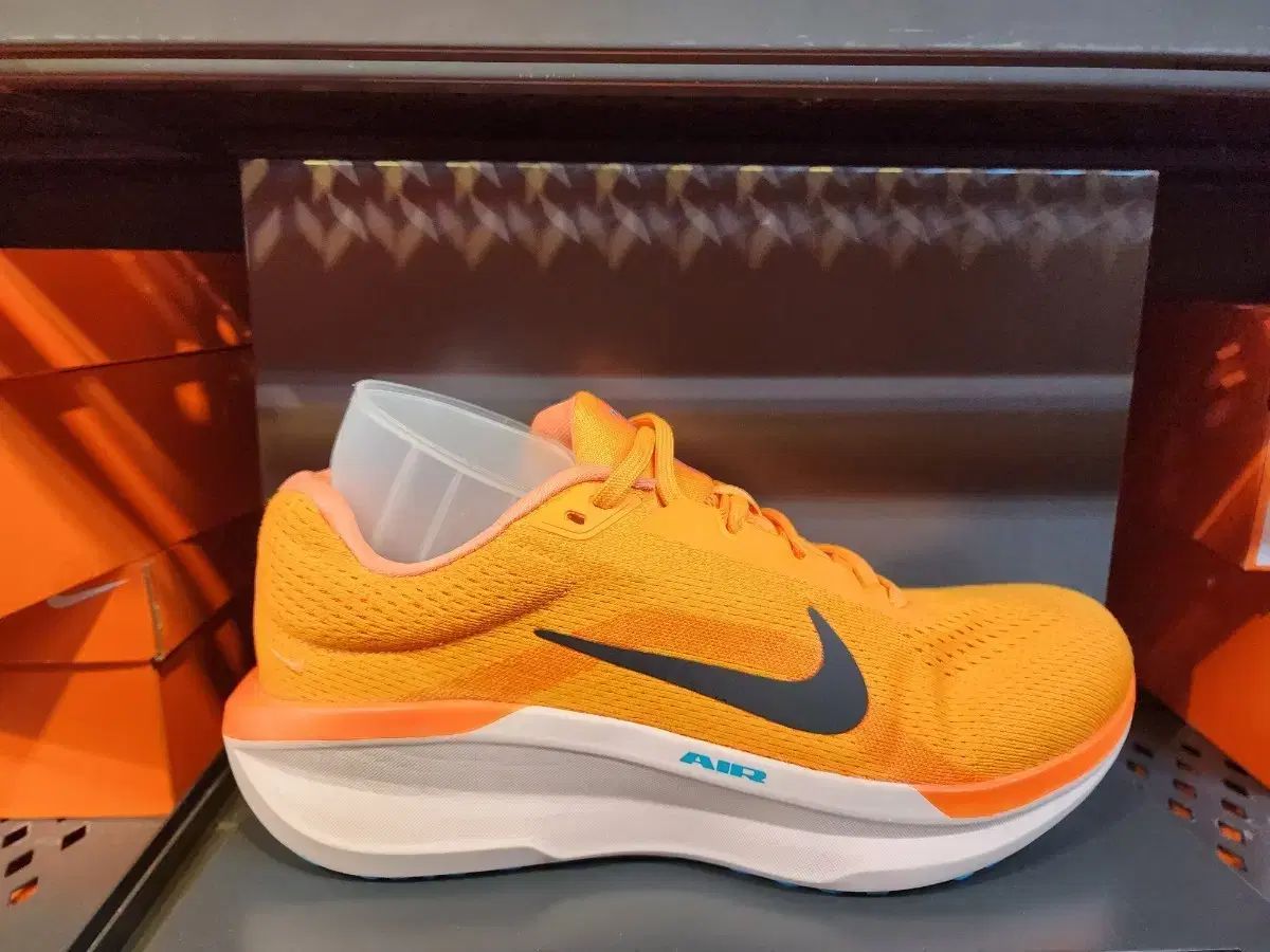 新品 NIKE ナイキ ランニングシューズ ウィンフロー11 出品