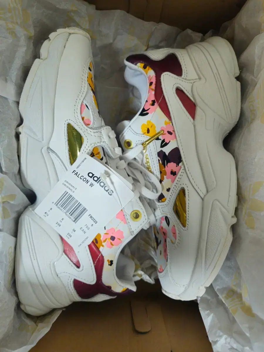 新品 250-255 adidas スニーカー ランニングシューズ NIKE asics