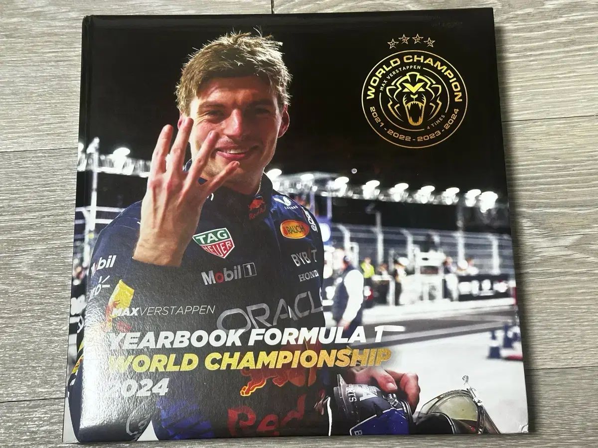 マックス・フェルスタッペン 2021-2024フォーミュラ1 ワールドチャンピオンシップ 記念BOOK f1