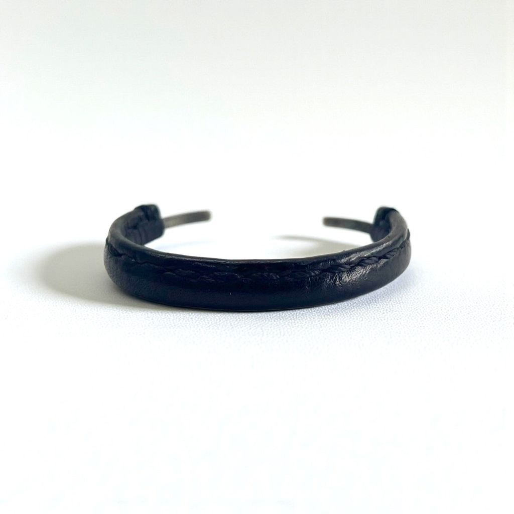 Hender Scheme レザー バングル ブラック シルバー 真鍮 ヌメ革 not lying jewelry bangle silver S