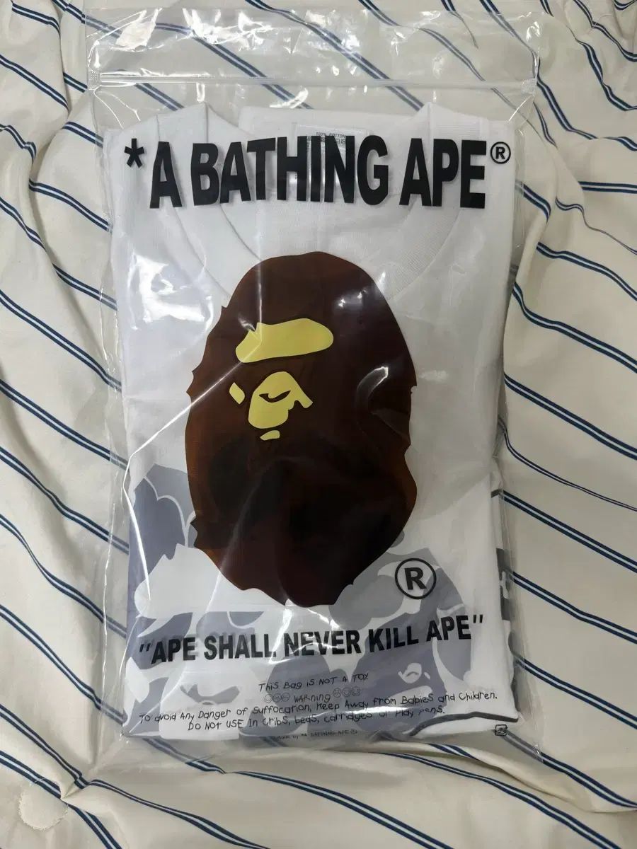 A BATHING APE® 原宿 半袖Tシャツ (新品)