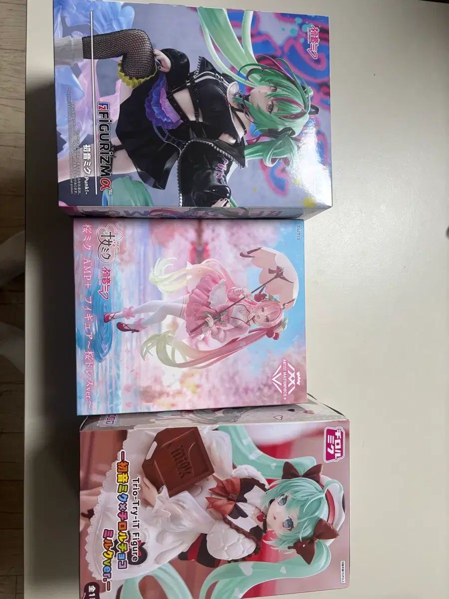 フィギュアリズム パンク ミク タイトー さくらミク Tシャツ ロール ミルクチョコ trio try