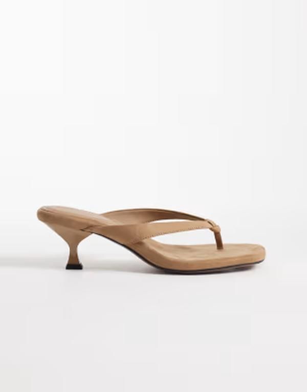 エイソス レディース シューズ サンダル スエード ヒール ASOS DESIGN Havana flip flop kitten heel sandals in taupe suedette Taupe suedette トープ