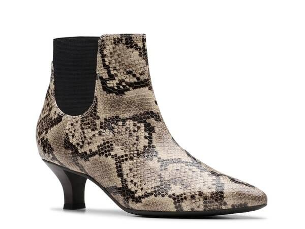クラークス レディース シューズ ブーツ・レインブーツ Clarks Kepley Erin Bootie Grey Snake Print グレー
