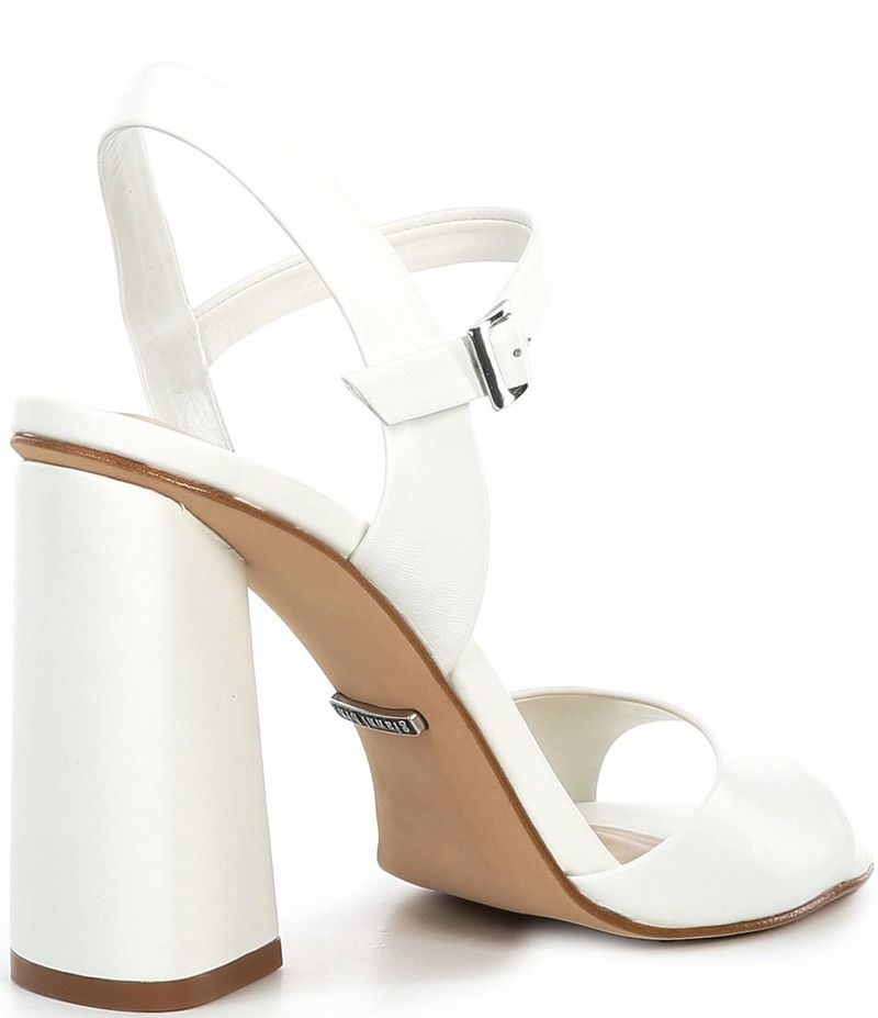 ジャンビニ レディース シューズ サンダル レザー ヒール Gianni Bini Durant Leather Block Heel Dress Sandals White ホワイト