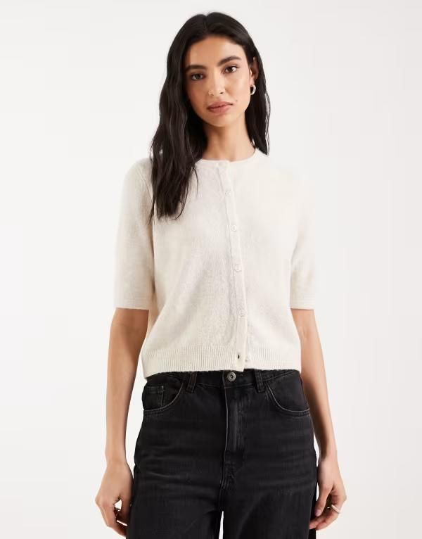 ヴェロモーダ レディース アウター カーディガン ニット Vero Moda round necknit short sleeve cardigan in cream Birch melange クリーム