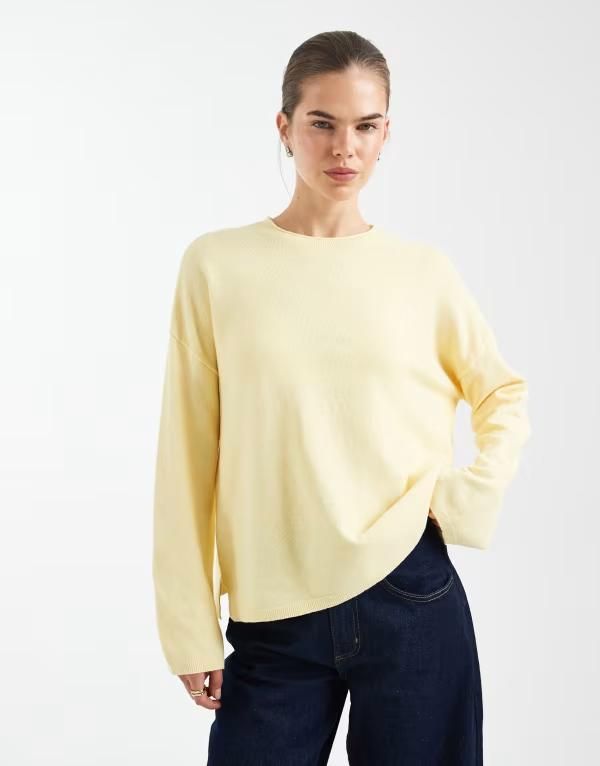 オンリー レディース アウター ニット・セーター ONLY round neck boxy knitop in pale yellow Sunlight イエロー