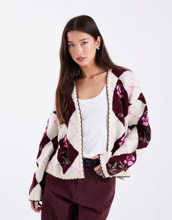 ミスセルフフリッジ レディース アウター カーディガン フラワー柄 フラワー Misselfridge floral argyle cardigan in cream and chocolate Cream and chocolate クリーム