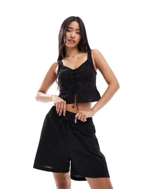 オンリー レディース ボトムス ハーフパンツ・ショーツ ショートパンツ ONLY tie front textured shorts Black ブラック