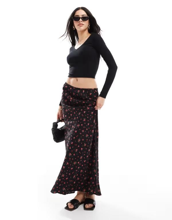 ミスセルフフリッジ レディース ボトムス スカート プリント マキシ Miss Selfridge spun bias maxi skirt BLACK HEART PRINT Black heart print ブラック