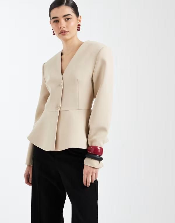 エイソス レディース アウター ジャケット・ブルゾン ブレザー ASOS DESIGN peplum plunge blazer in camel キャメル