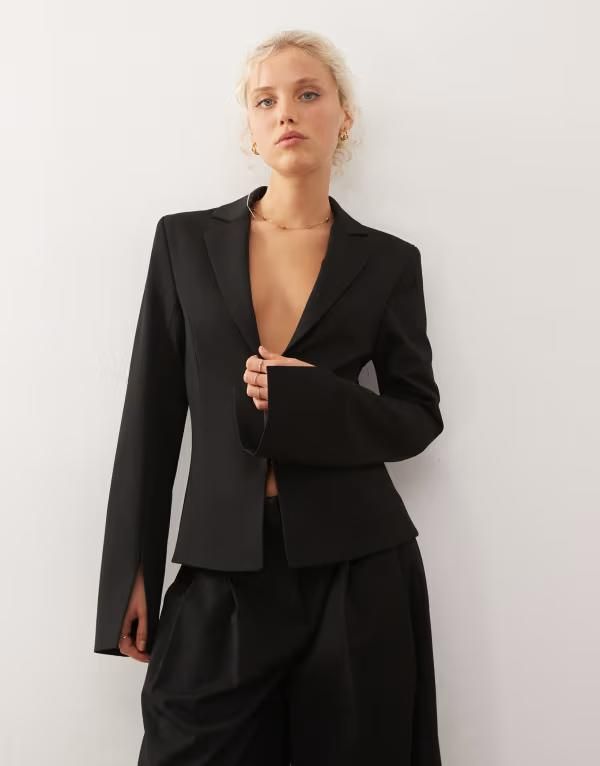 ウィークデイ レディース アウター ジャケット・ブルゾン スリムフィット ブレザー Weekday slim fit blazer Black ブラック