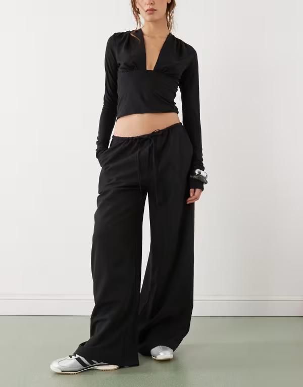 リクレイム ヴィンテージ レディース ボトムス カジュアルパンツ Reclaimed Vintage drawstring pull on barreleg pants Black ブラック